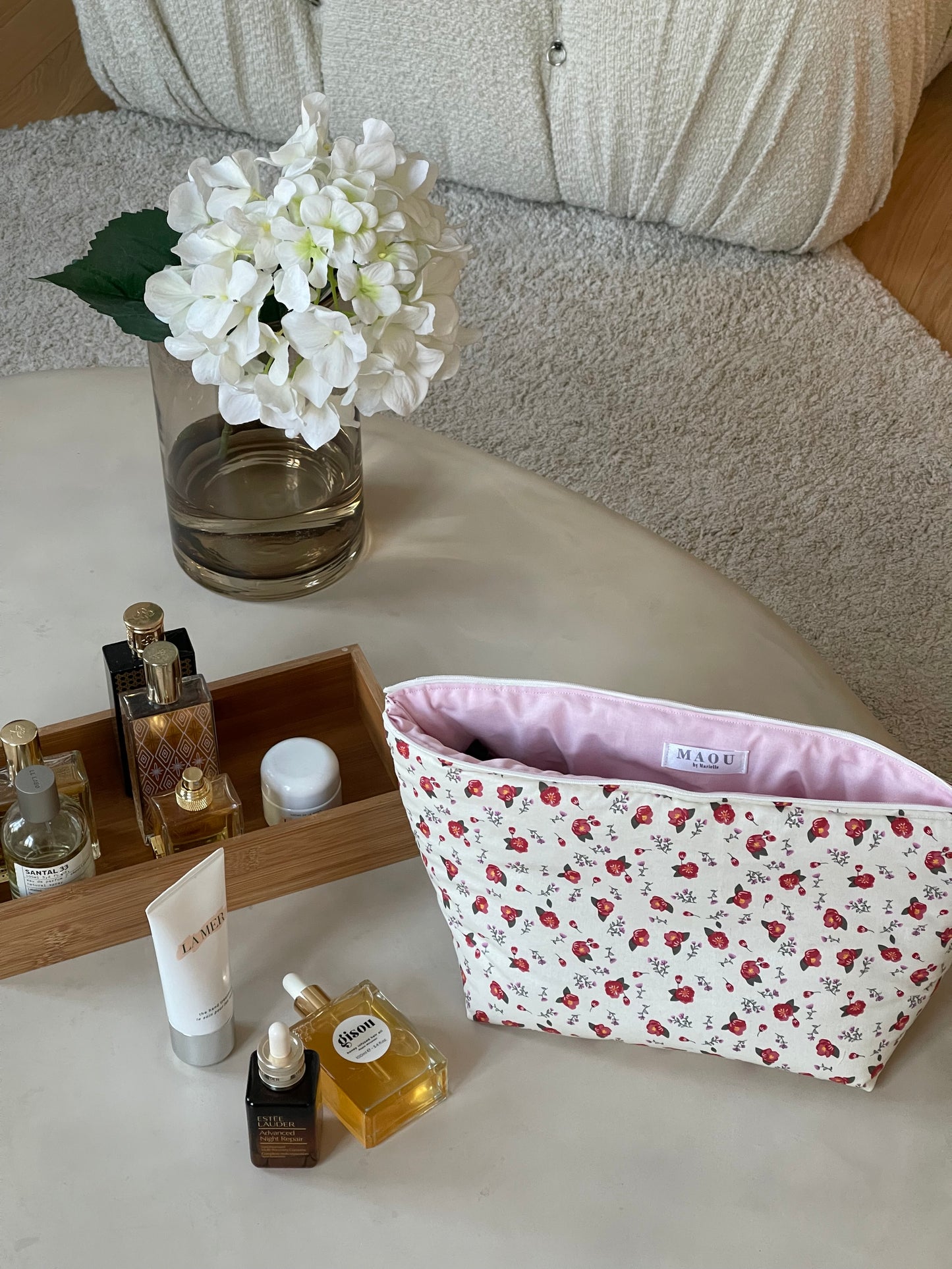 CREAM FLORAL TALL TRAVEL BAG