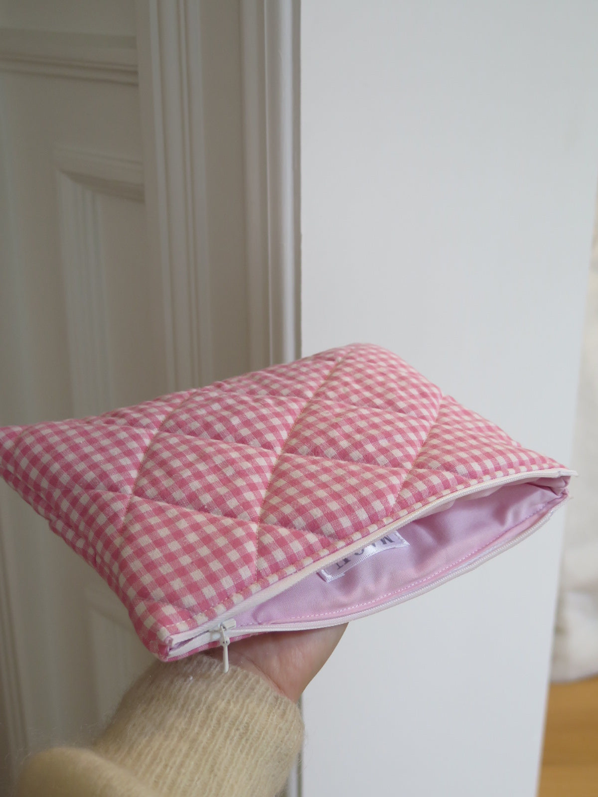 PINK GINGHAM FLAT POUCH