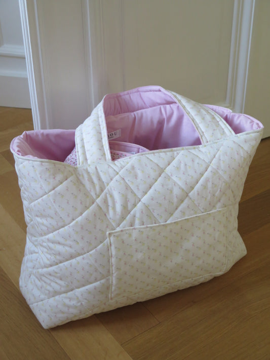 WHITE FLORAL TOTE BAG