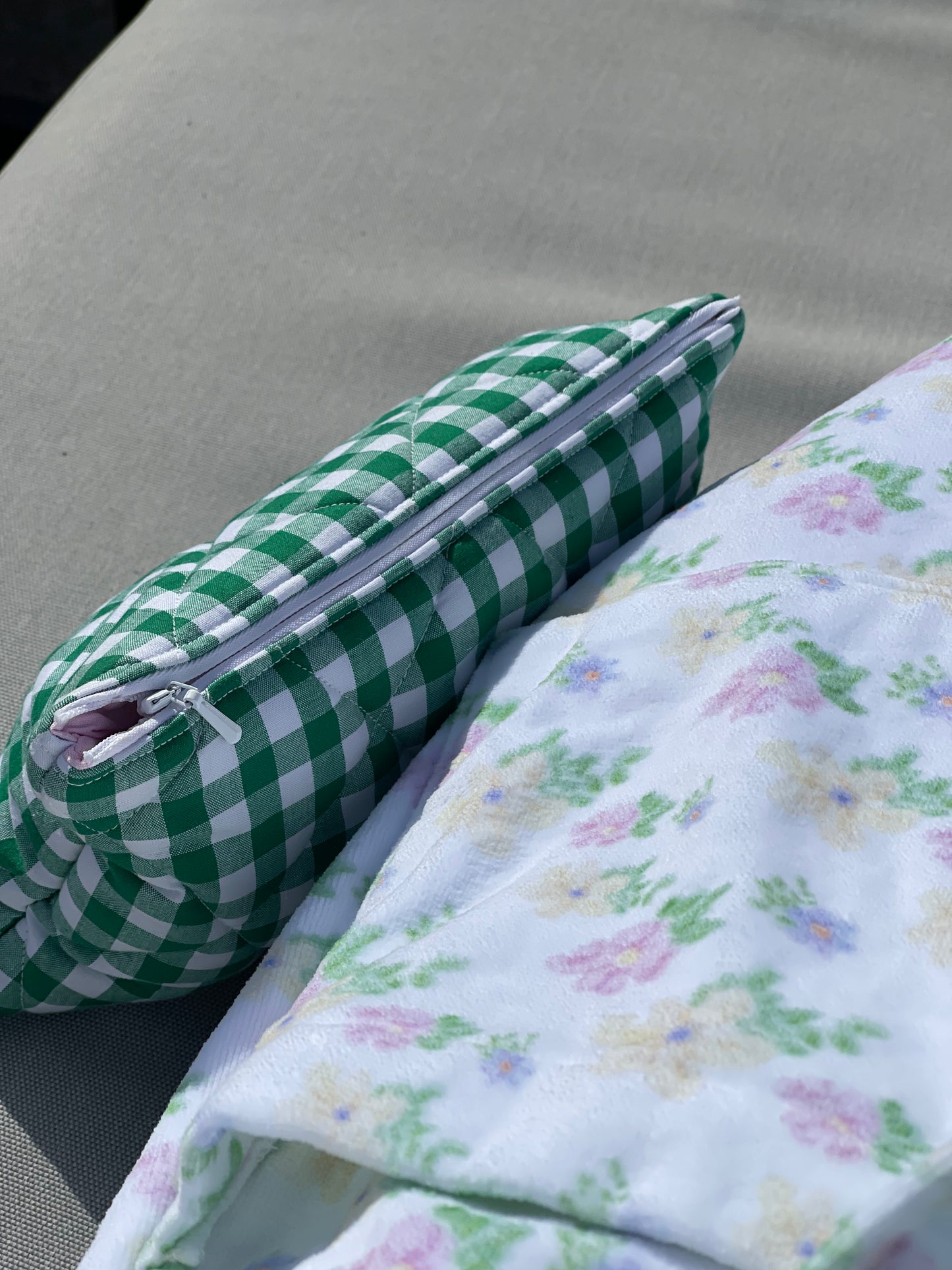 GREEN GINGHAM FLAT POUCH
