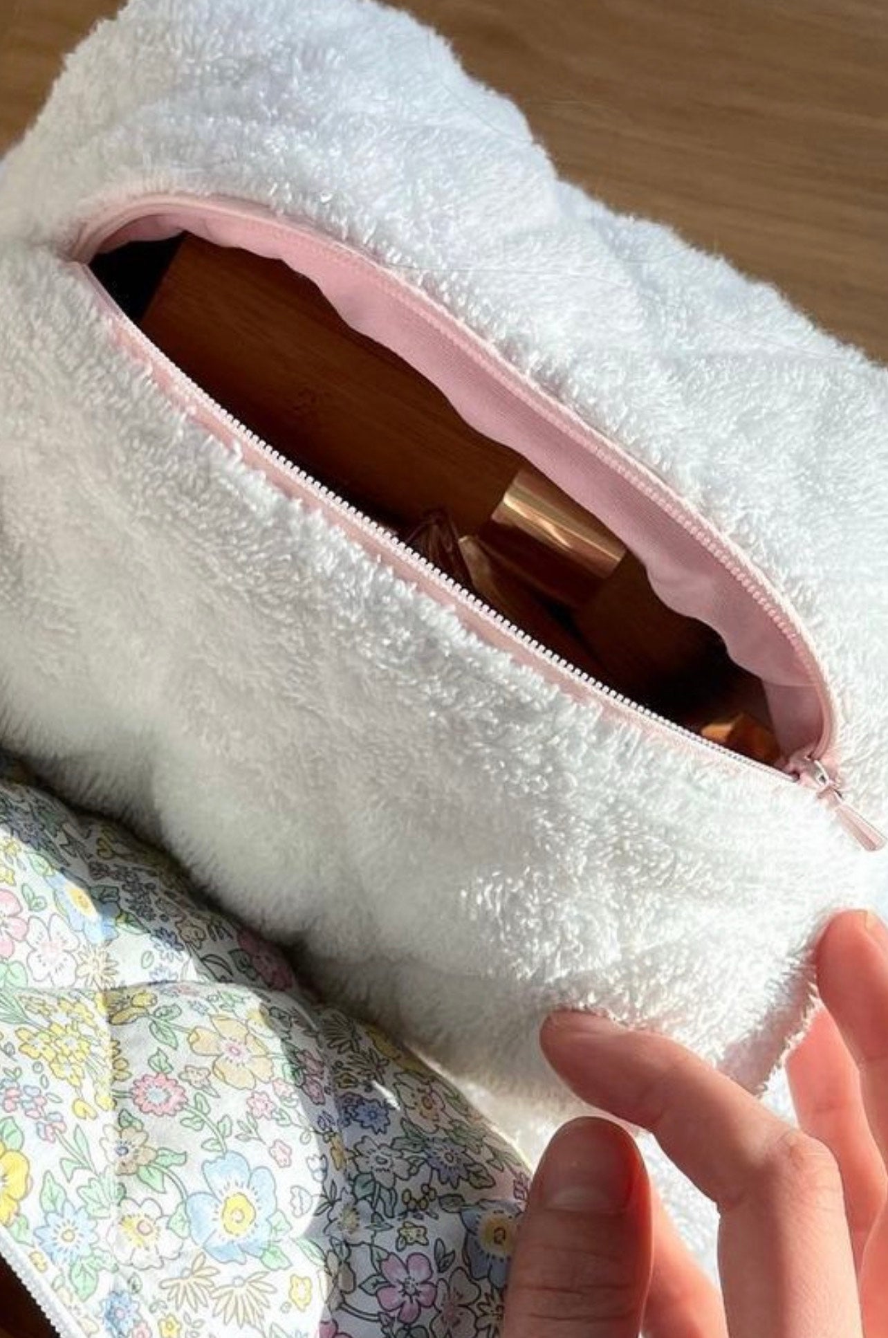 WHITE TERRY WITH SIMPLE PINK