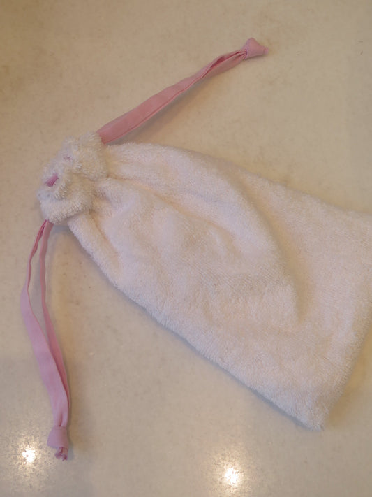 MAKEUP BRUSH WHITE TERRY