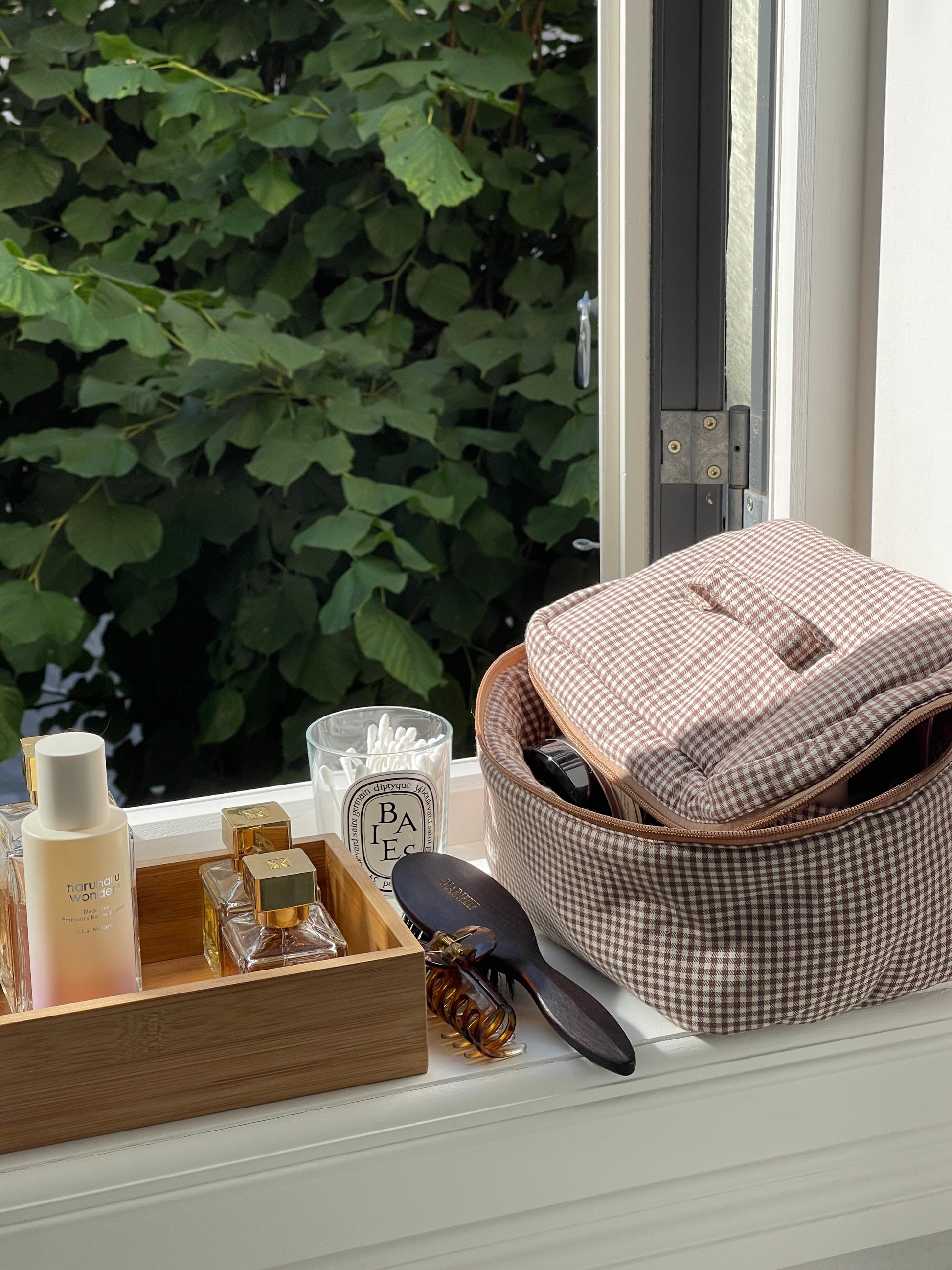 SIGN UP! ALL IN ONE VANITY BROWN GINGHAM
