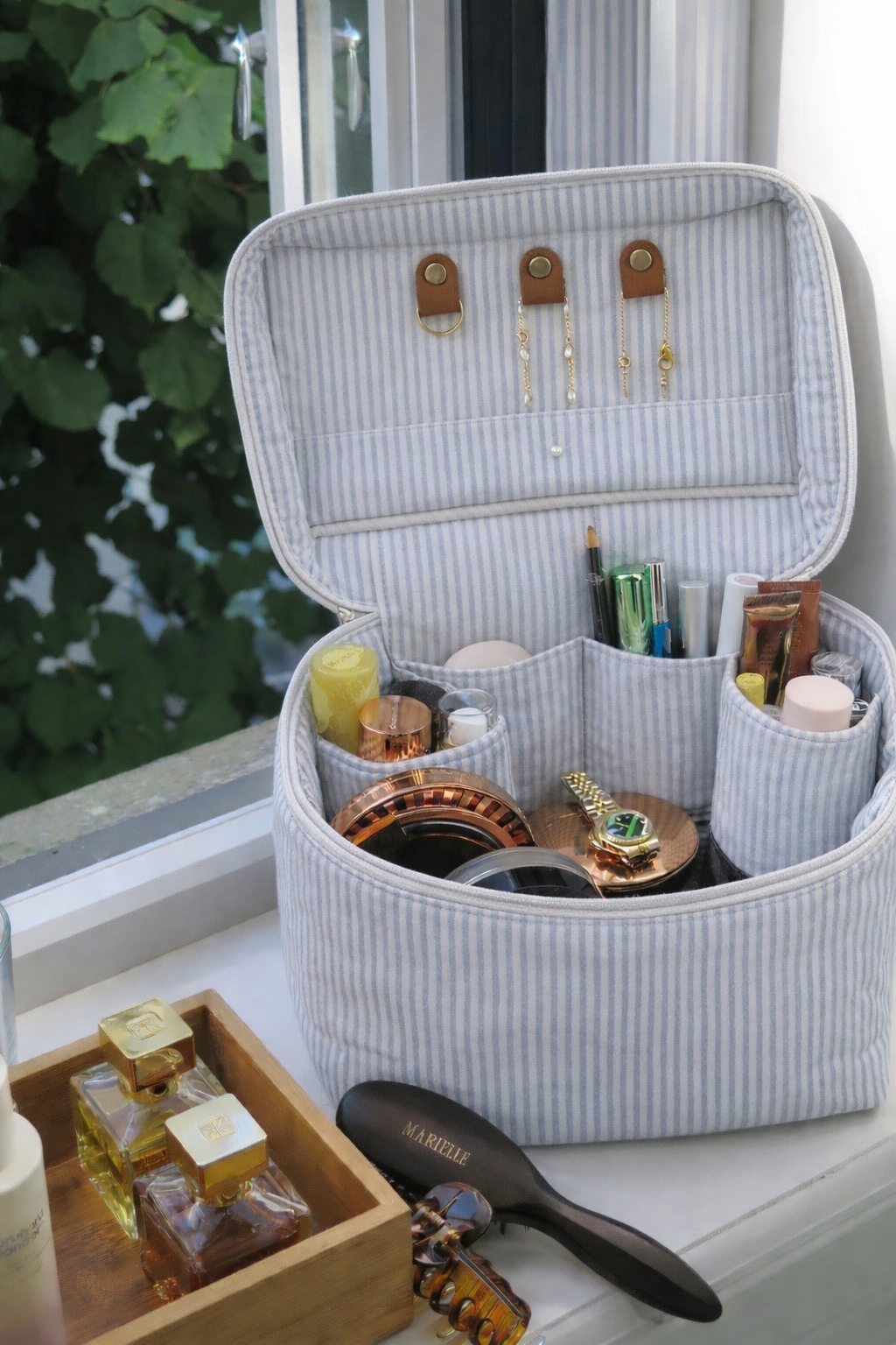 ALL IN ONE VANITY LIGHT BLUE STRIPES