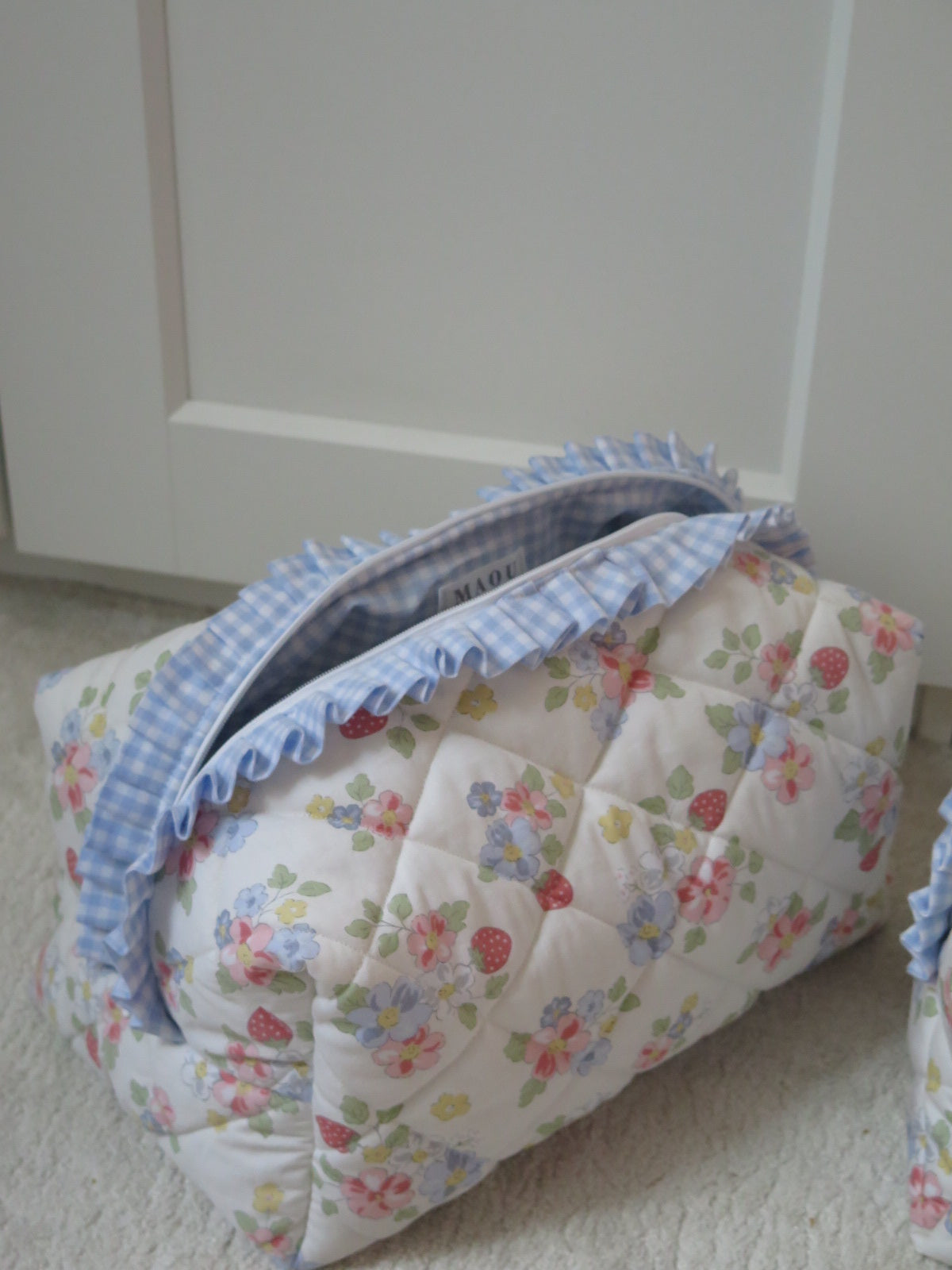 RUFFLED BAG STRAWBERRY FLORAL