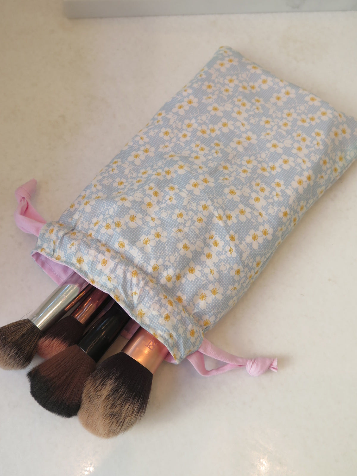 MAKEUP BRUSH BAG